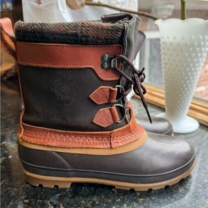 Bass rain boots fully lined with fluffy warm sherpa.